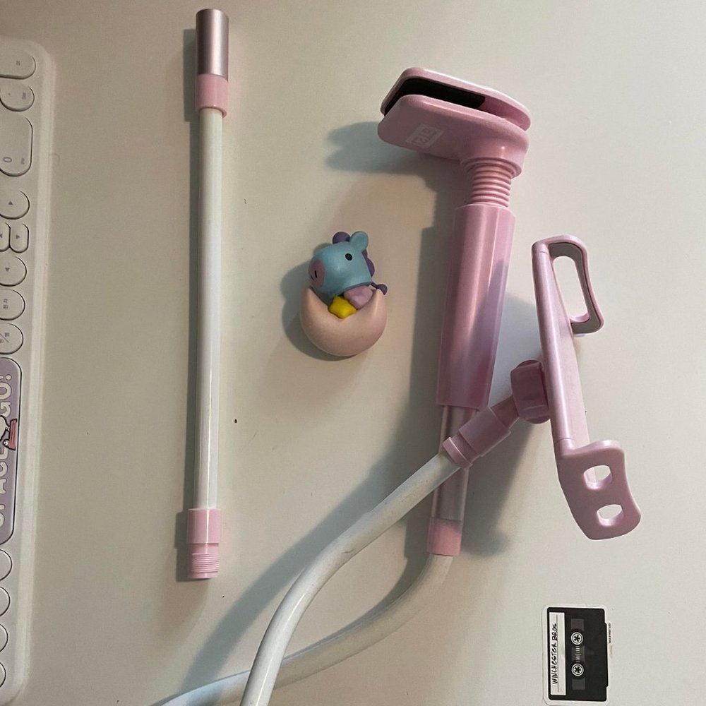 BT21 Gooseneck mobile holder with Mang buddy attachment.